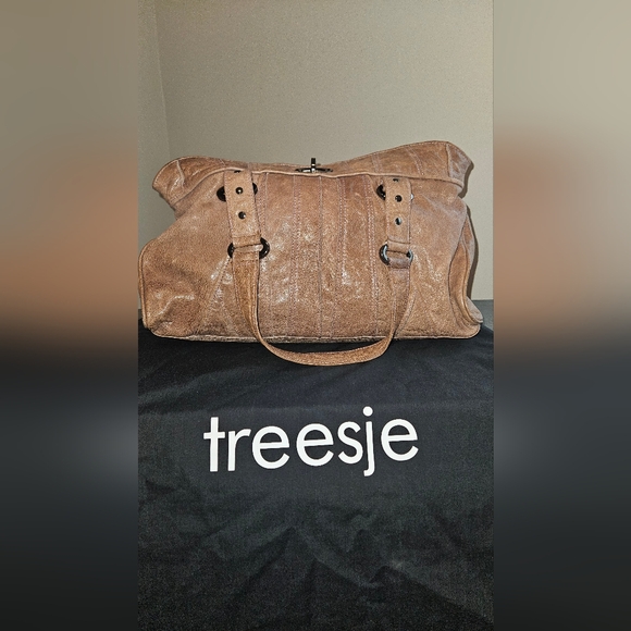 Treesje Lavender Glossy Leather Hobo - Picture 2 of 6